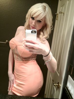 Sarina Valentina in dress selfie
