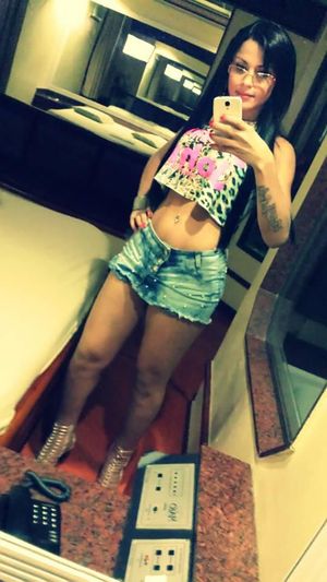 Bruna Butterfly denim skirt selfie