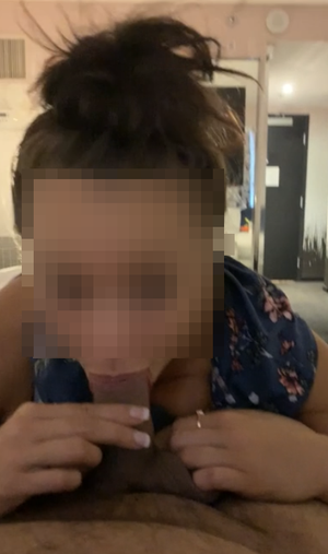 Sexy bLatina blowing small dick guy