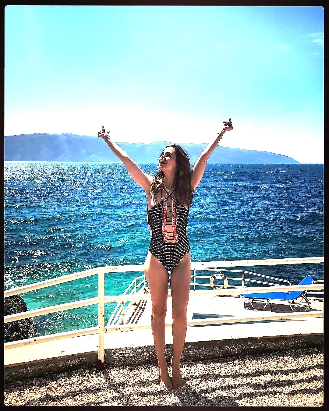 Eliza Dushku enjoys sunny day on boat