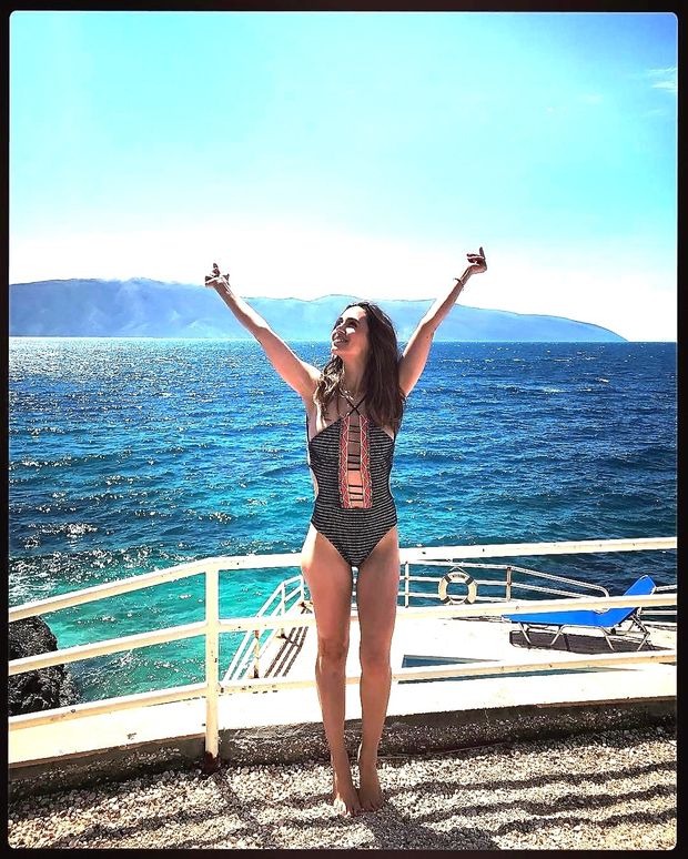 Eliza Dushku enjoys sunny day on boat