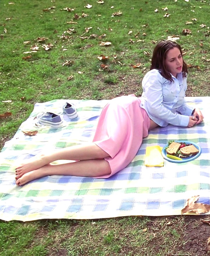 Eliza Dushku at picnic Buffy