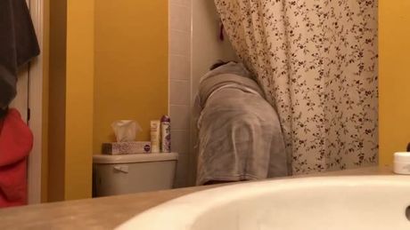 My tattooed plump niece drives me wild