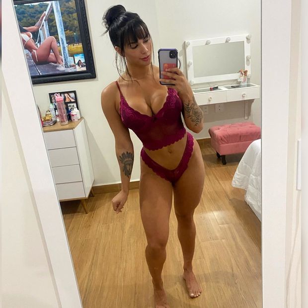 Jully Oliveira