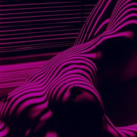 Retrowave babe
