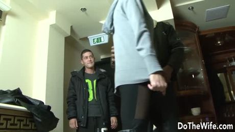 Cuck Watches His Wife Cathy Inez Get Anally Drilled and Creampied