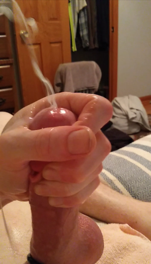 Big head cock cumming