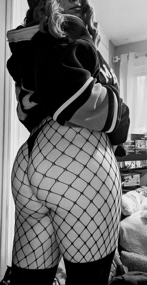 She wants to ride you like a pony