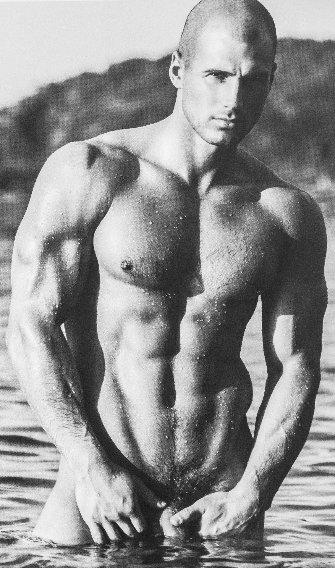 290522 Todd Sanfield wet