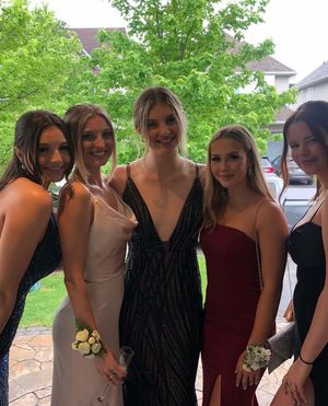 Victoria & friends prom