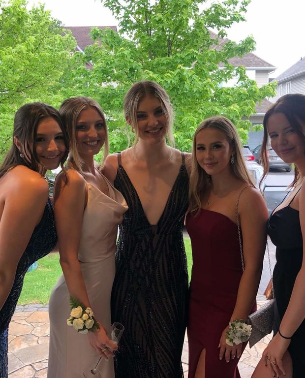 Victoria & friends prom