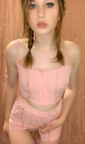 latina / whore / selfie / miniskirt / party sex / orgy / fuck at the disco / brunette / big tits