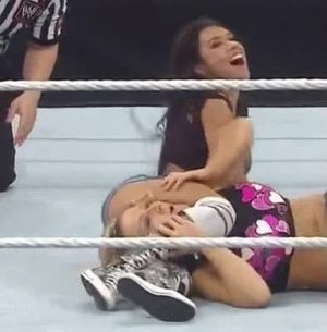 AJ Lee headscissors