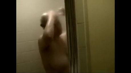 spying on my showering stepmom from balcony