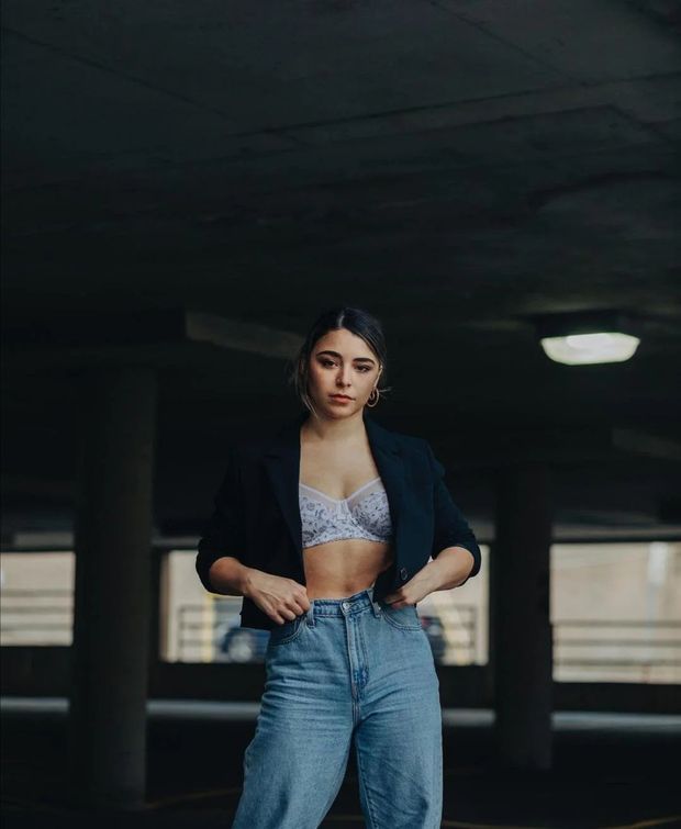 Nicole Munoz bra