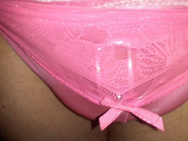 One of mams fav pic of her sissies clitty caged stuffed with a pretty pink bow on top