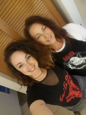 Got a couple of hotties in this selfie.