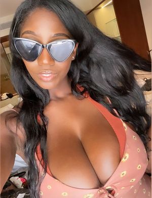 Ellie Mae triangle sunglasses