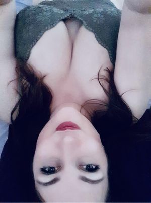 My super cool friend and yes i will cum on her tits