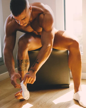030622 Paolo Bellucci wearing socks