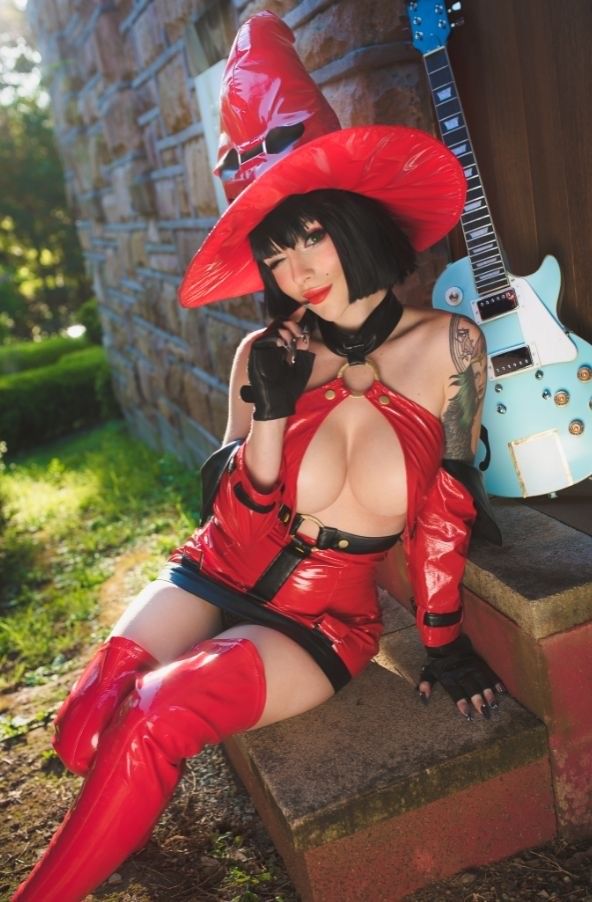 Big-titted cosplay witch