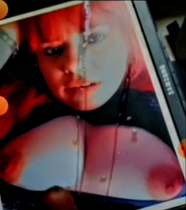 Red hair milf babe gets cum tribute