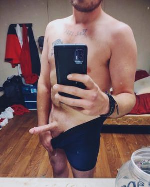 Horny for some boi pussy. Any femboi, trap or trans babe want some dick?