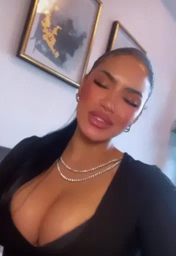 Busty influencer bouncing around