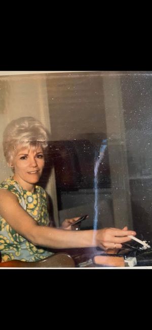 PAULA IS MY ULTIMATE VIRGINIA SLIMS 120s SMOKING WOMAN!❤️