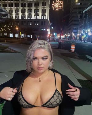 Would love to cum on those