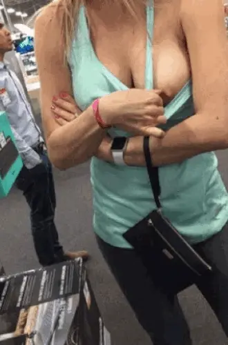 Flashing Boobs