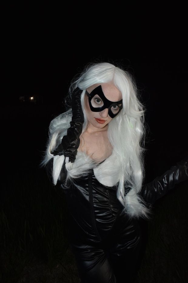 Black Cat non nude