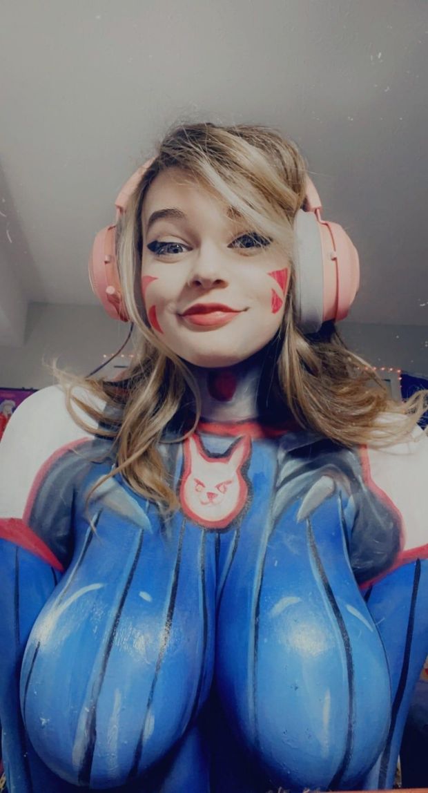 Huge tit cosplayer
