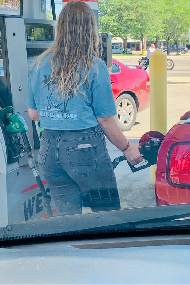 I’d like to fill her tank!
