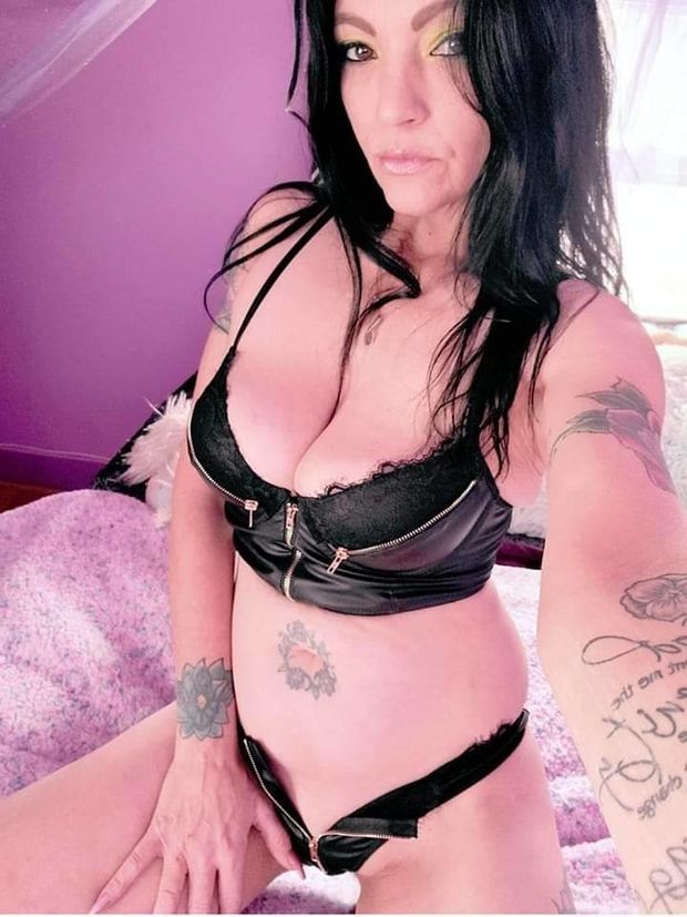 Hot mom