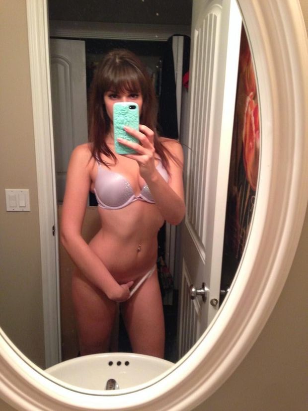 Your Girlfriend has a phone