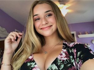 Kate big boobs floral dress