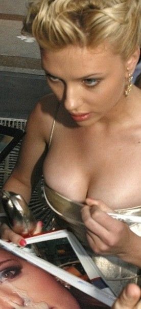Scarlett Johansson Cleavage