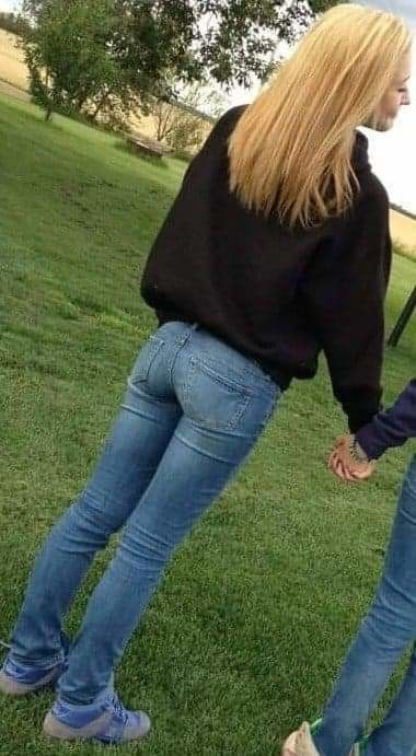 Blonde ass in jeans