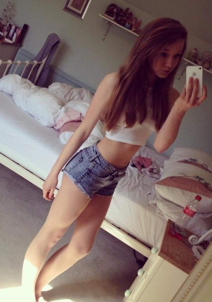 Amazing legs on brunette with short shorts