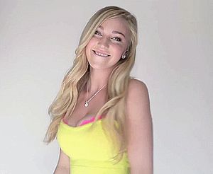 Kendra sunderland shaking her tits