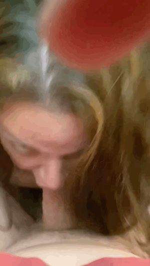 Scorching hot slut goes deep