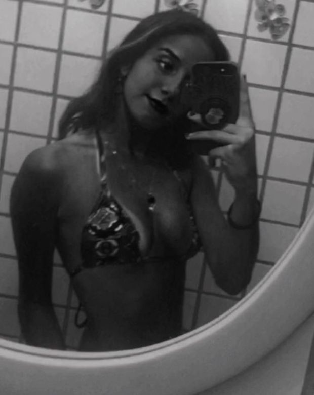 Bikini babe