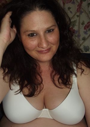 BBW Slut Jasmine Doherty in a white, double D bra 2