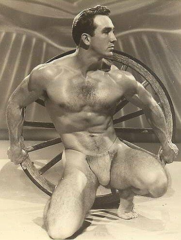 Tom Mathews