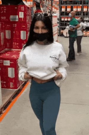 tamitsunami flashing boobs