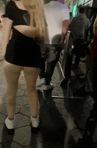 Public flashing pussy