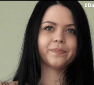 Gorgeous busty Shione Cooper shows her hot thick body