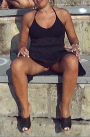 Flashing pussy
