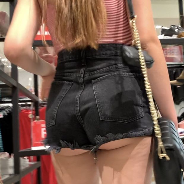 Cheeky peek 4